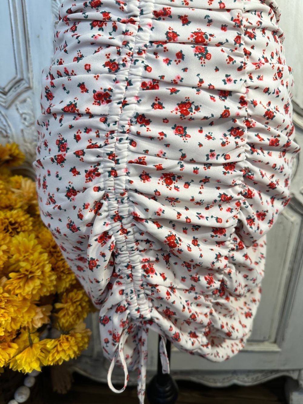 Tiger Mist Ruched White Ditsy Floral Mini Skirt - Picture 3 of 8